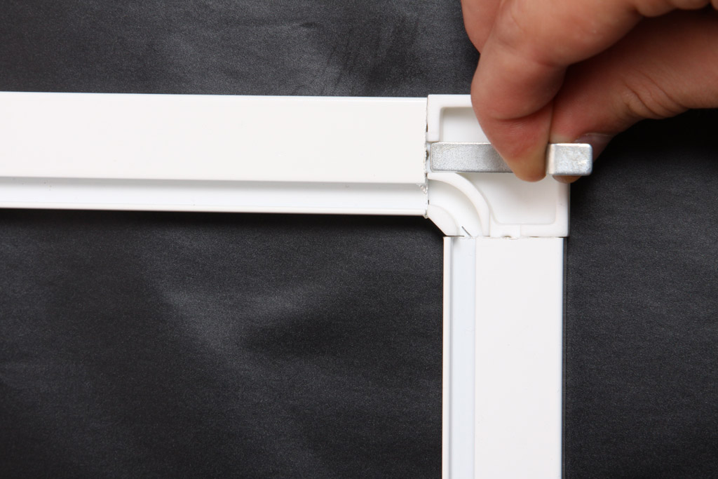 Установка соединительных уголков